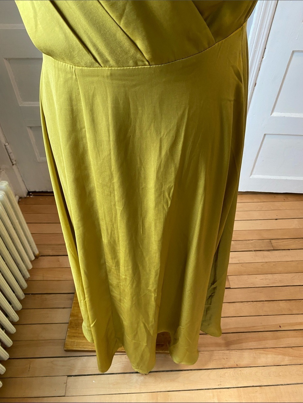 Banana Republic Pintuck Bodice Maxi Dress in Gilded Green, Size 6 - Picture 10 of 13